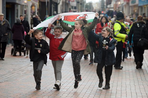 Crowds line Wrexham streets for St David's Day parade