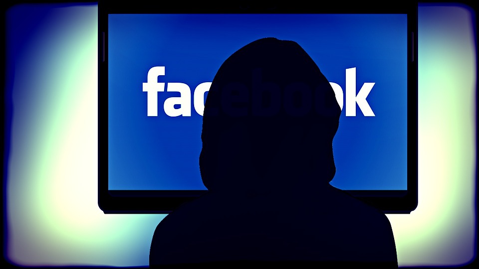 The Facebook Tracking Feature You Might Want To Turn Off