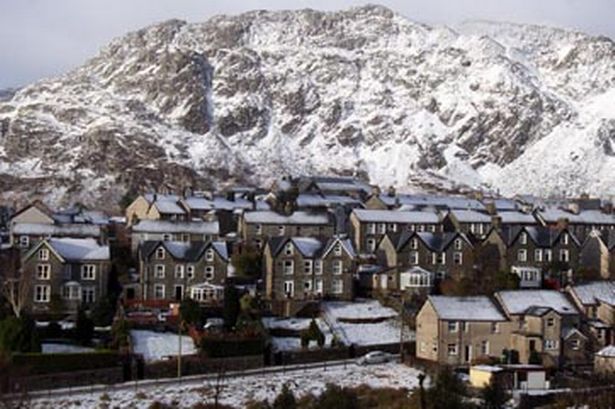 Snow shuts four schools in Gwynedd