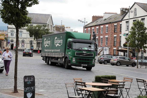 Climbdown over Caernarfon Maes ban on lorry deliveries