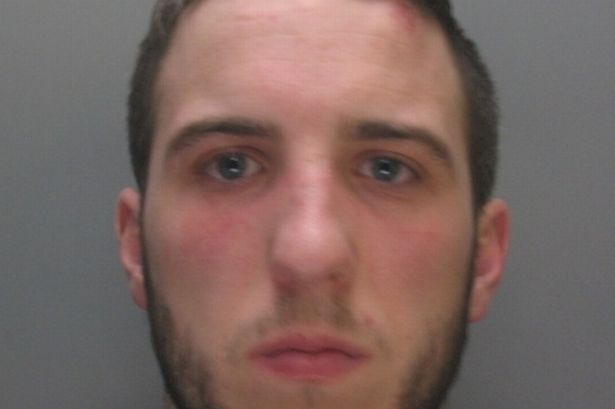 Holyhead man who armed himself with SIX KNIVES and threatened to stab someone in shop jailed