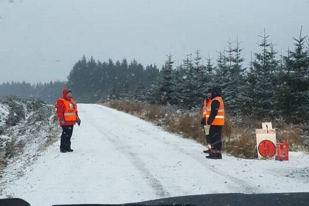 Snow flurries across North Wales affect driving conditions