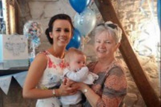 Wrexham daughter to follow in late mum's footsteps in cancer charity walk