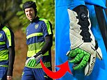Arsenal goalkeeper Petr Cech debuts weird £120 gloves
