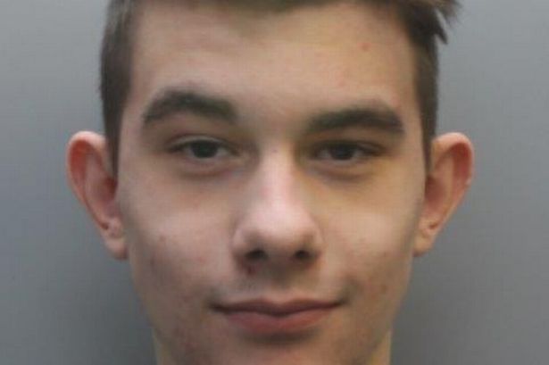 Missing Caernarfon teenager sparks concern from cops