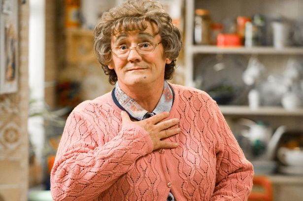 It's Mrs Brown's BUOYS as star donates £10,000 to Rhyl lifeboat crew