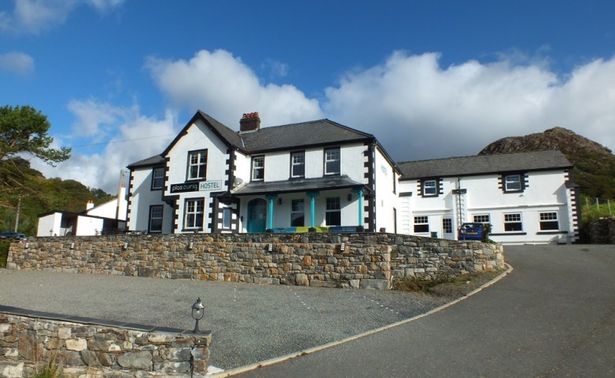 'UK's poshest hostel' in Snowdonia has price tag slashed by £100K after failing to sell