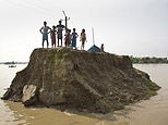 More than 100 dead in Indian monsoon flooding