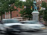 Pressure builds in US to remove Confederate monuments