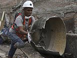 In quake-torn Mexican town, amputee toils to clear debris