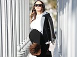 Nicole Trunfio steps out looking chic before giving birth