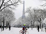 Paris snow causes traffic chaos as Eurostar delayed