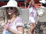 Reese Witherspoon enjoys a tropical weekend getaway