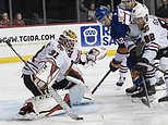 Forsberg helps Blackhawks beat Islanders 3-1