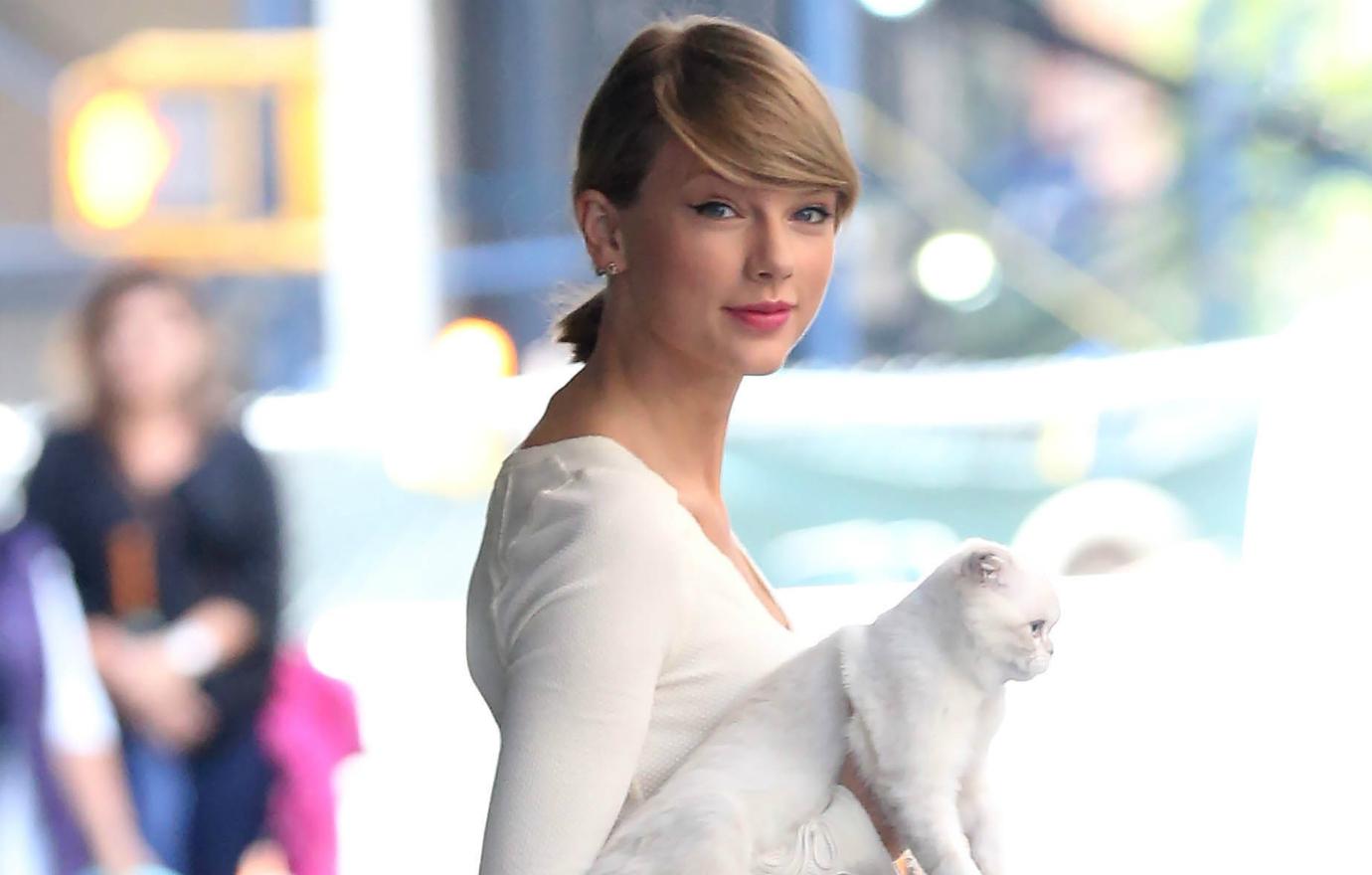 Celebrity Pets – Pet Supplies for the Rich and Famous