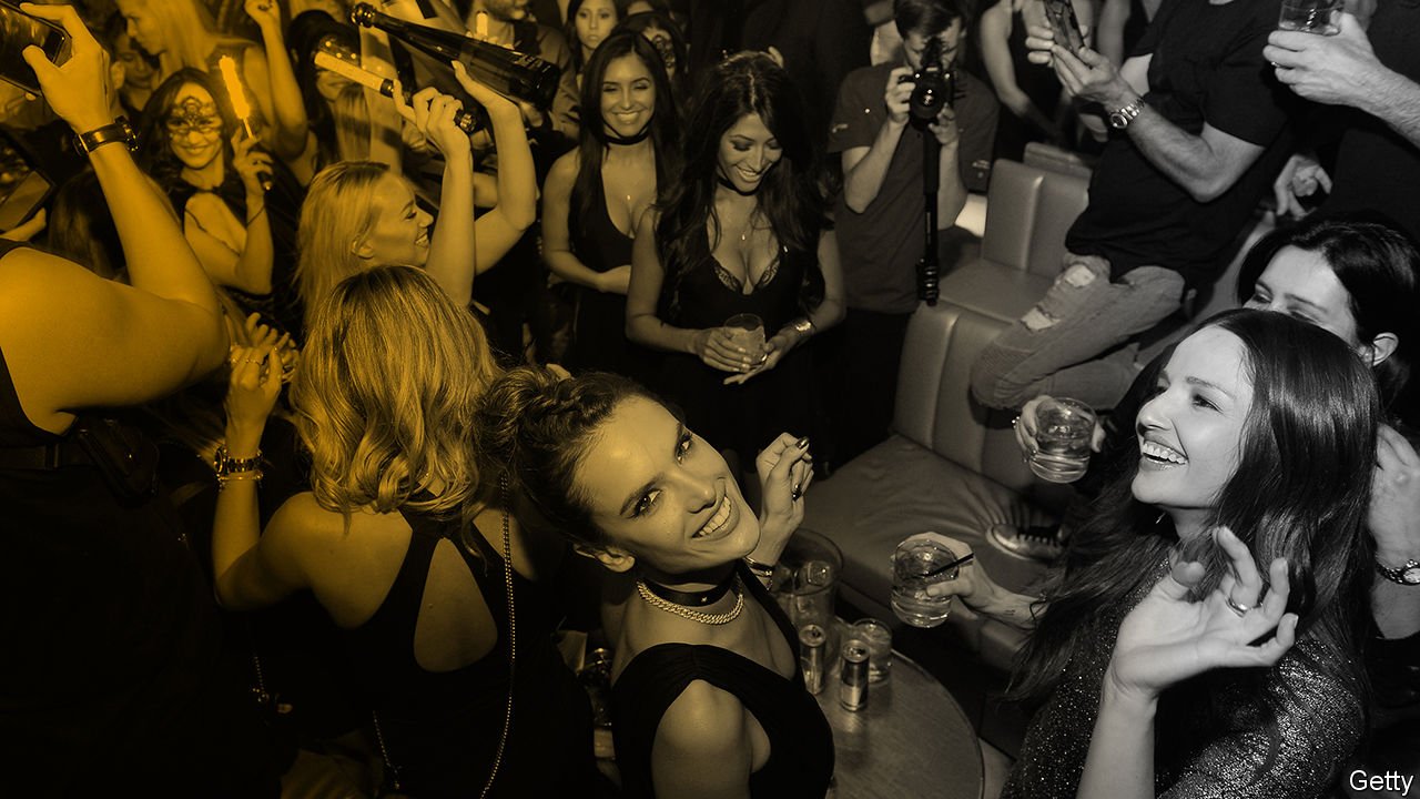 Party With Celebs – How To Get Into The VIP Room Of The Club For Free