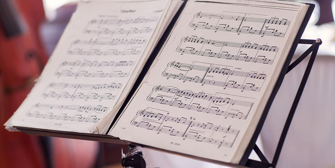 The Differences Between a Conductor’s Sheet Music Stand and a Regular Musician’s Stand